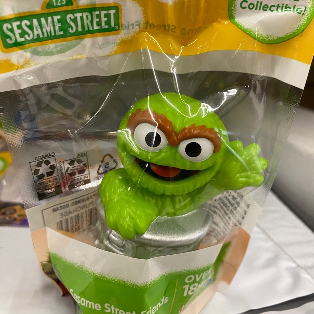 Sesame Street Oscar figure collection